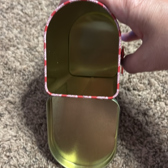 New metal tin Santa Christmas mailbox - Picture 6 of 6